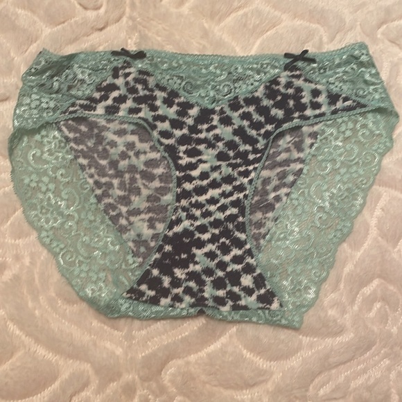 Soma Embraceable Bra 34DD and Hipster Panties Small - Picture 2 of 5